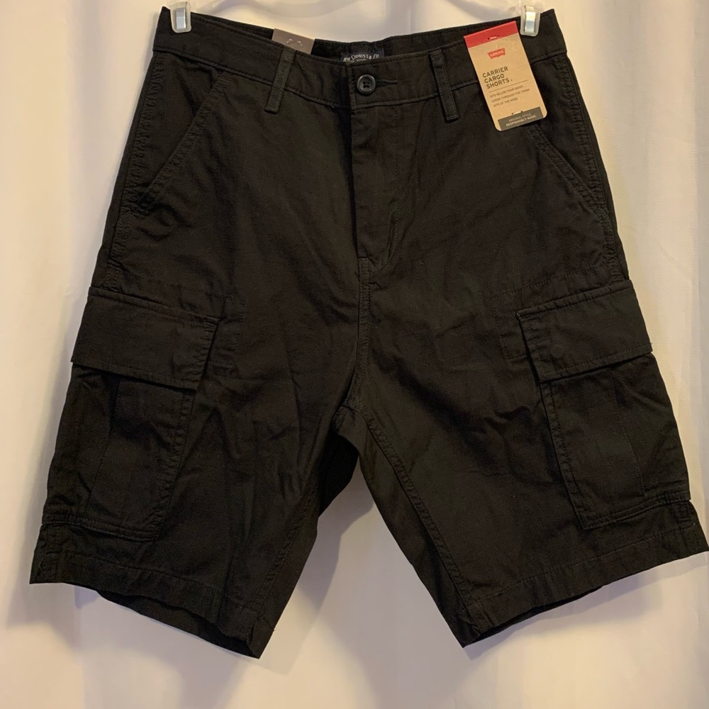 Levi’s black cargo shorts size 28